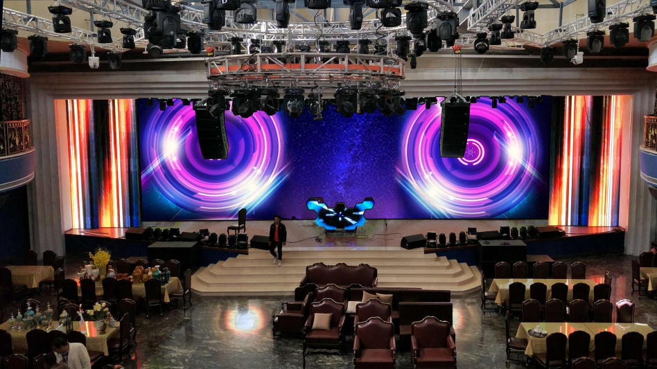 Theater-Grade Visual Solution! 160m² P2.5 Indoor Rental LED Display — Every Frame, a Masterpiece