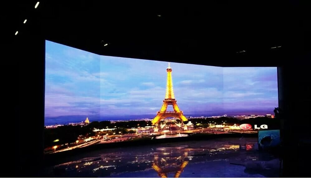 Indoor vs Outdoor LED Displays: What to Know in 2025 | Vanxled